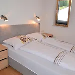 Kapall By Interhome דירה Obergand